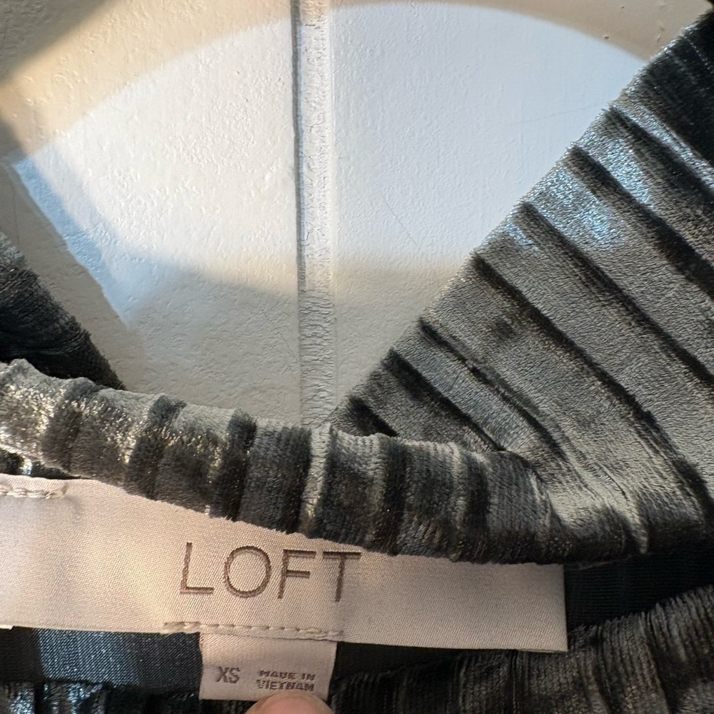 Loft Women’s Olive Green Velour Striped Mock Neck Top Size  XS - Picture 4 of 9